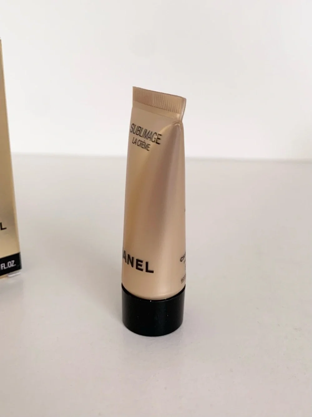 Hold  CHANEL anti aging cream Sublimage La Crème